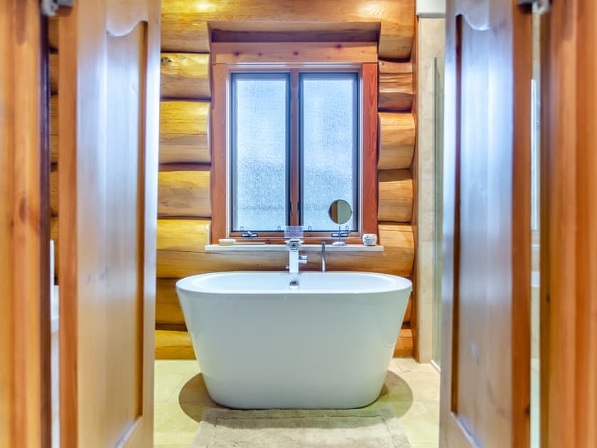 Bathroom | Molalatau Lodge, Lairg