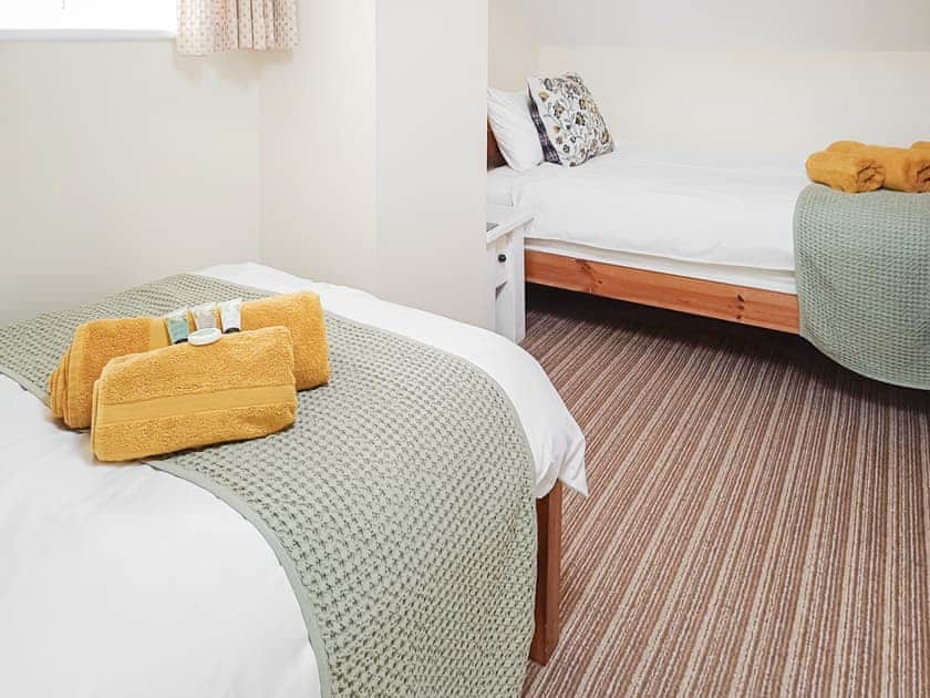 Twin bedroom | Acorn Cottage, Ashover