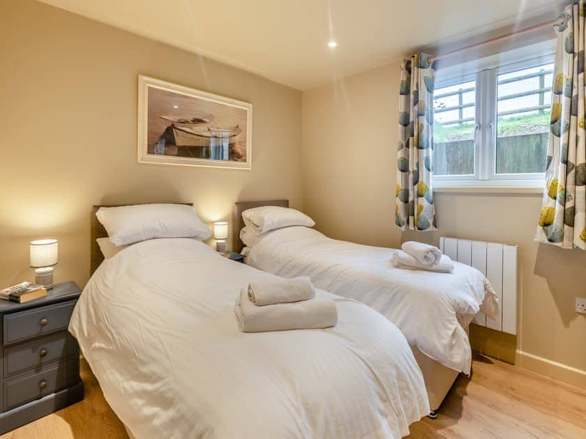 Twin bedroom | Swallow Barn, Bantham, Kingsbridge