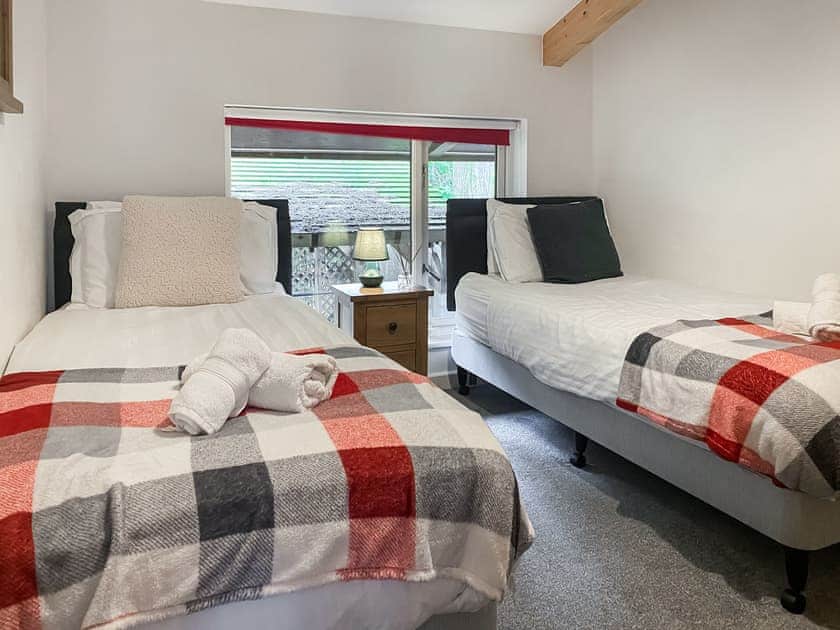 Twin bedroom | Trebellan, Porthtowan
