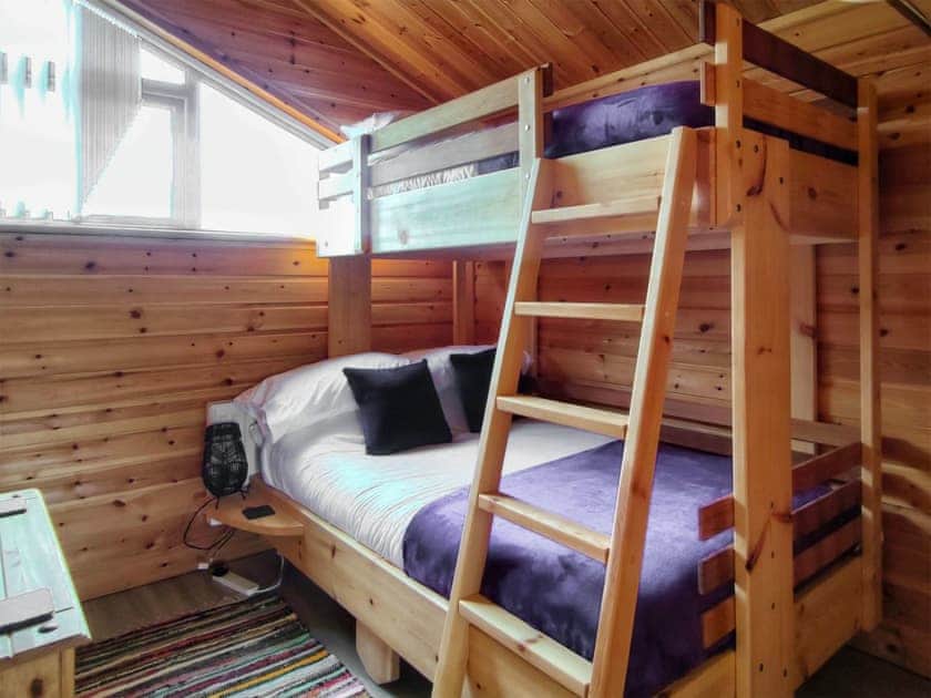 Bunk bedroom | Nature’s Nook - Norfolk Holiday Lodges, Brundall