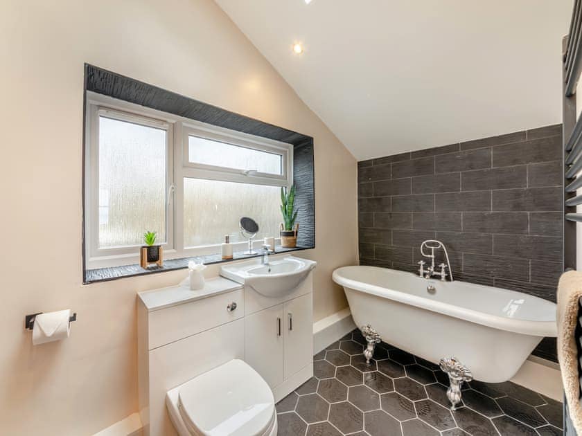 Bathroom | Captain’s Quarters, Teesside