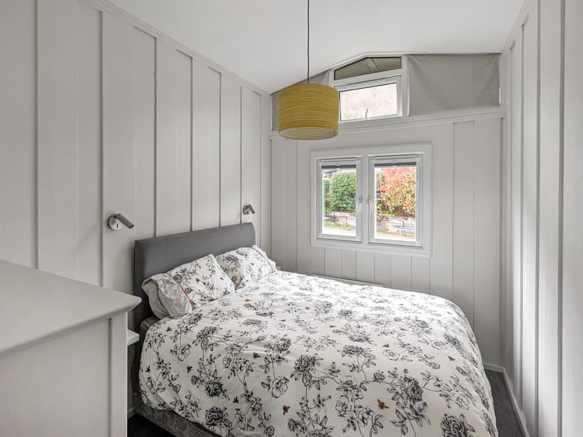 Double bedroom | Ysgubor Lodge, Llanwrin
