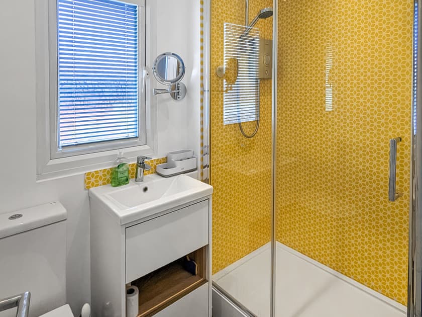 Bathroom | Ysgubor Lodge, Llanwrin