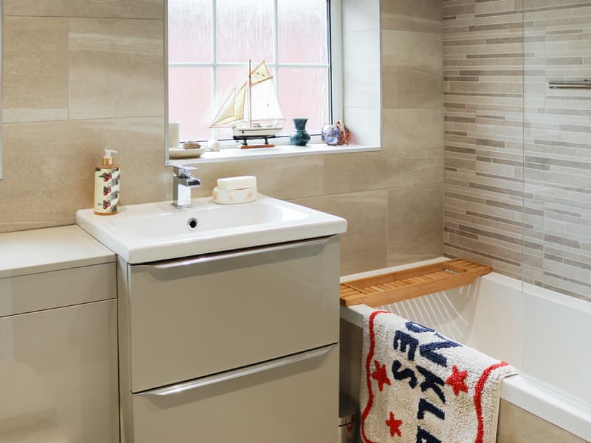 Bathroom | The Moorings, Rhyl