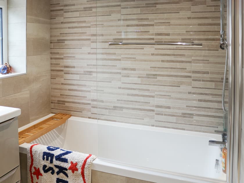 Bathroom | The Moorings, Rhyl