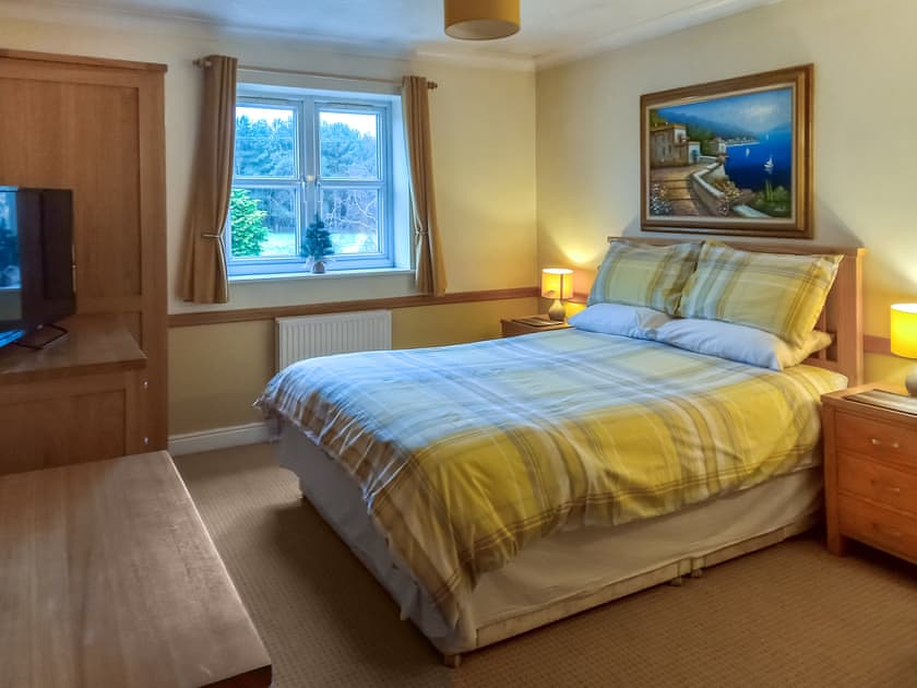 Kingsize bedroom | Brompton Lodge, Potter Brompton, Scarborough