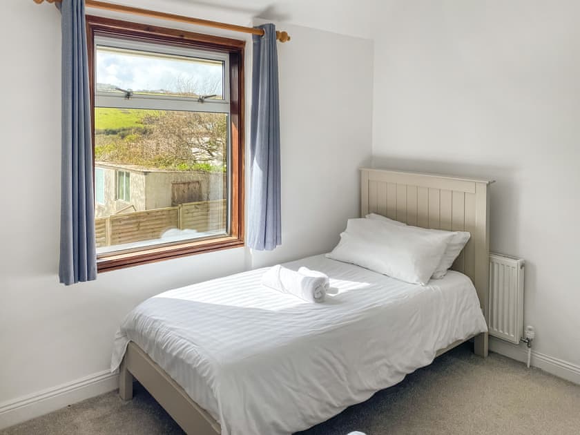 Single bedroom | Glenview, Perranporth