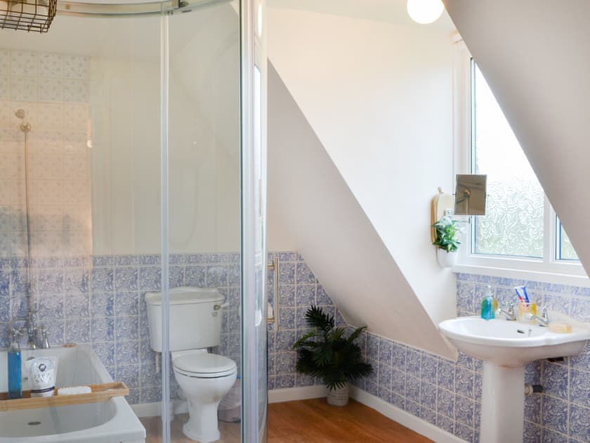Bathroom | Farmers Cottage, Withernsea