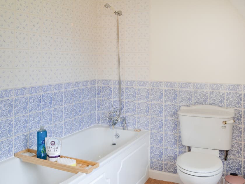 Bathroom | Farmers Cottage, Withernsea