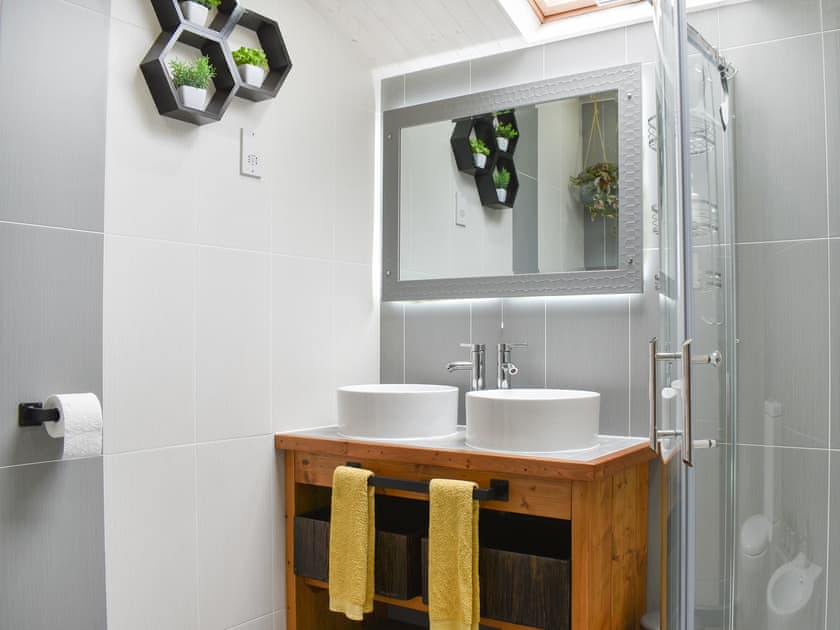 Bathroom | The Imaginary Barn, Hartland