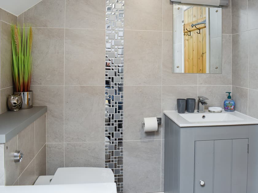 Bathroom | The Imaginary Barn, Hartland