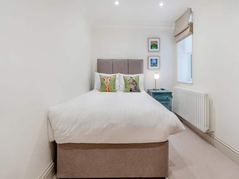 Double bedroom | Everley - Derwent House Apartments, Scarborough