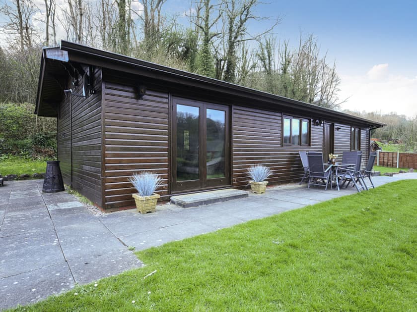 Exterior | Pine Lodge - Shropshire Getaways, Bridgnorth and Ironbridge