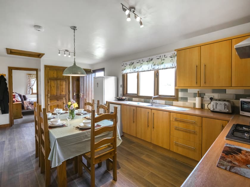 Kitchen/diner | Pine Lodge - Shropshire Getaways, Bridgnorth and Ironbridge