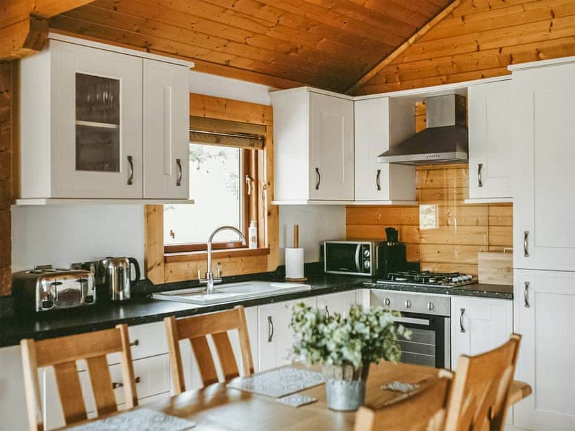 Kitchen/diner | Henning Lodge - Brewery Farm Lodges, Ansty, near Dorchester