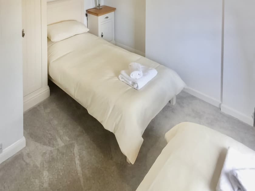 Twin bedroom | Glenview, Perranporth