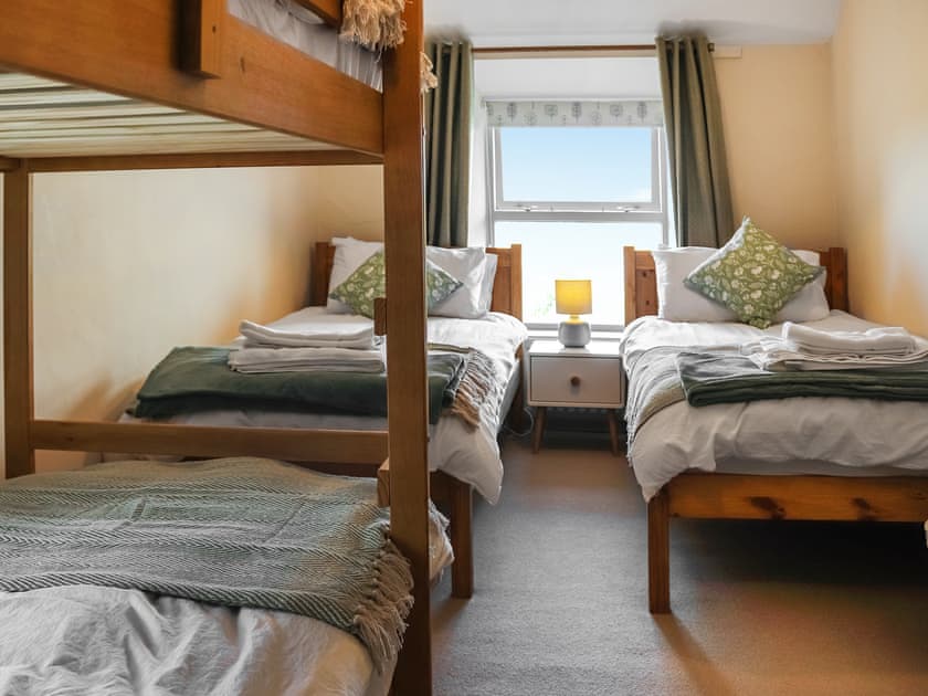 Twin bedroom | Bron Madog, Minffordd, near Porthmadog
