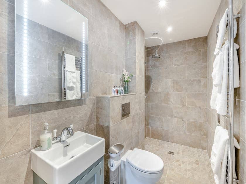 Bathroom | Harwood - Derwent House Apartments, Scarborough