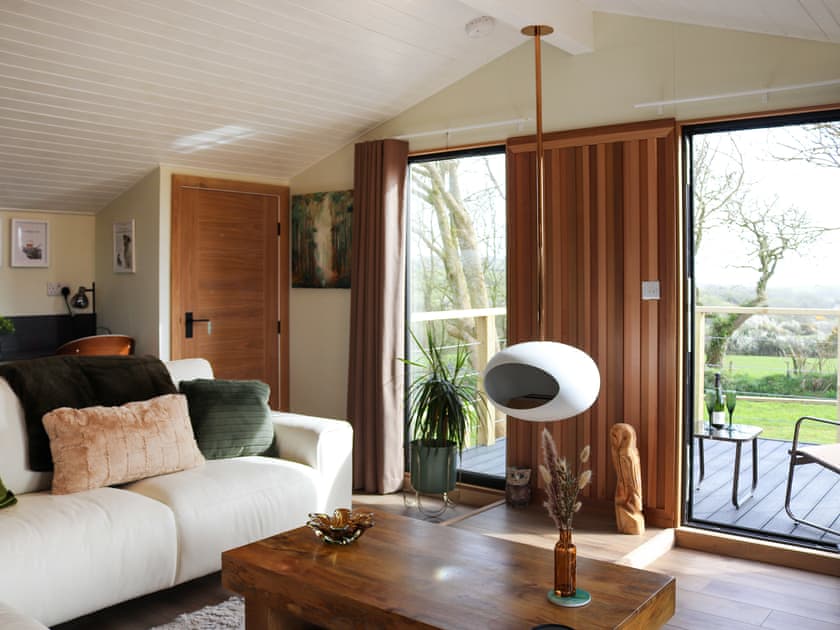 Open plan living space | Aberdaron Retreat- Gwdihw - Aberdaron Retreat, Aberdaron