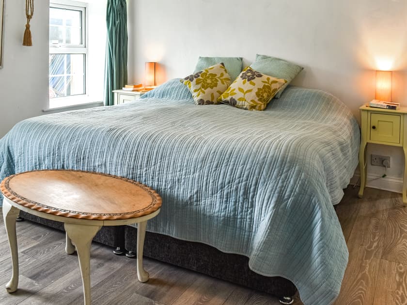 Double bedroom | The Old Bakehouse, Perranporth