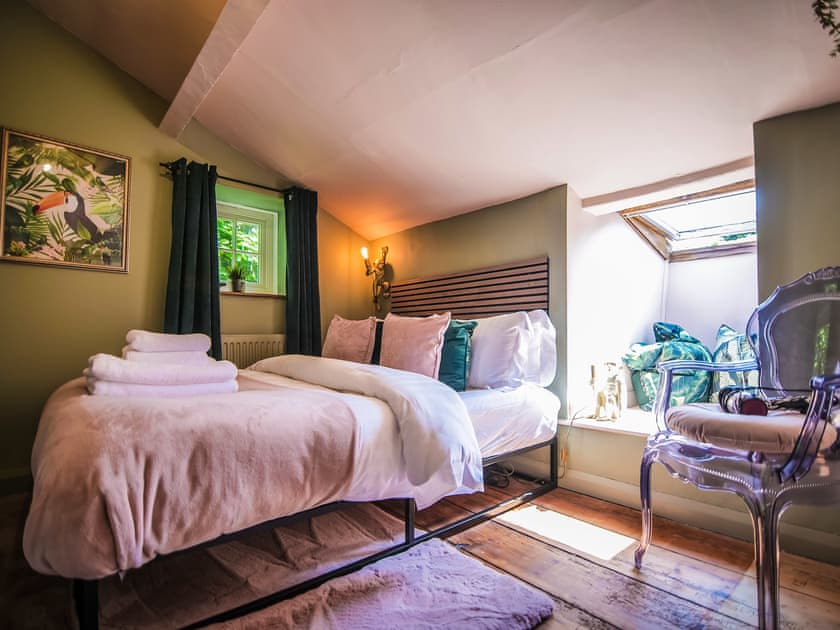 Double bedroom | Snowdrop Cottage, Welburn, near York