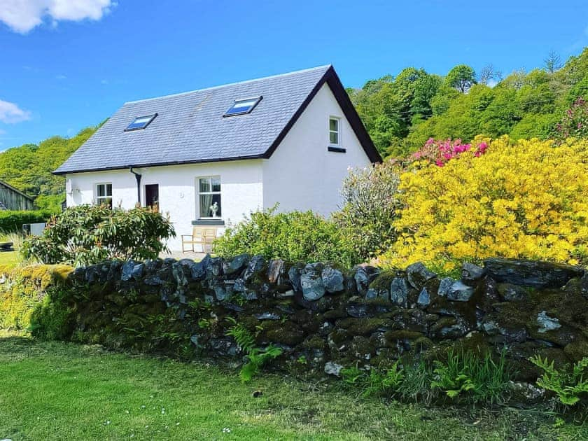 Lovely well maintained detached cottage set within large enclosed mature garden offering views of Kilmichael Glen | Kirnan Cottage, Kilmichael Glassary, near Lochgilphead