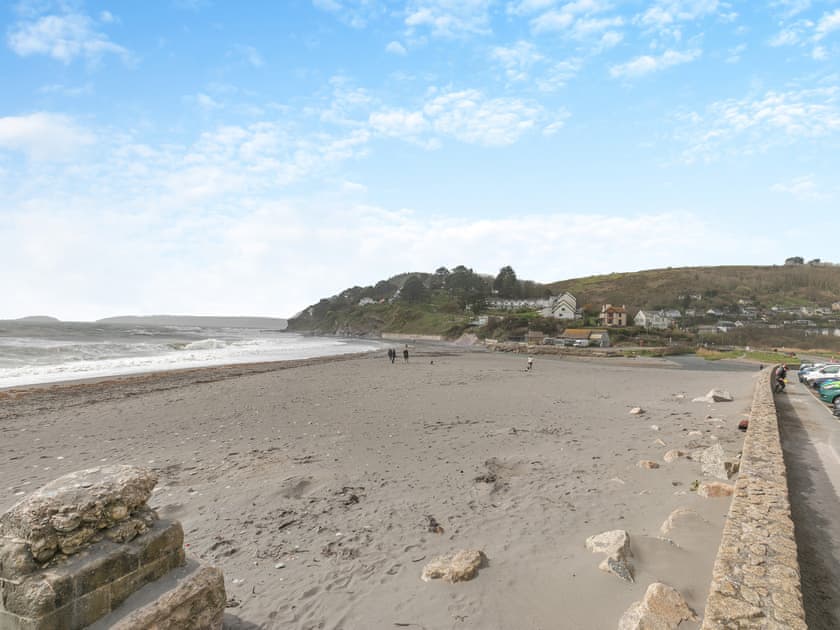 155 meters flat walk to Seaton Beach | By The Beach, Downderry and Seaton, near Looe