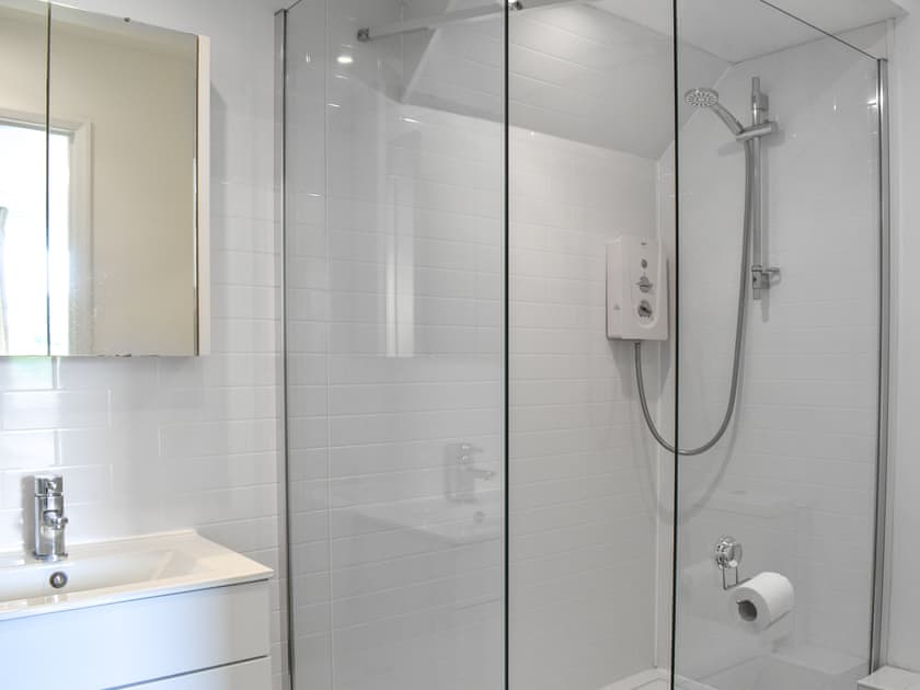 Bathroom | The Hayloft - Reach Court Cottages, St. Margaret’s, near Dover