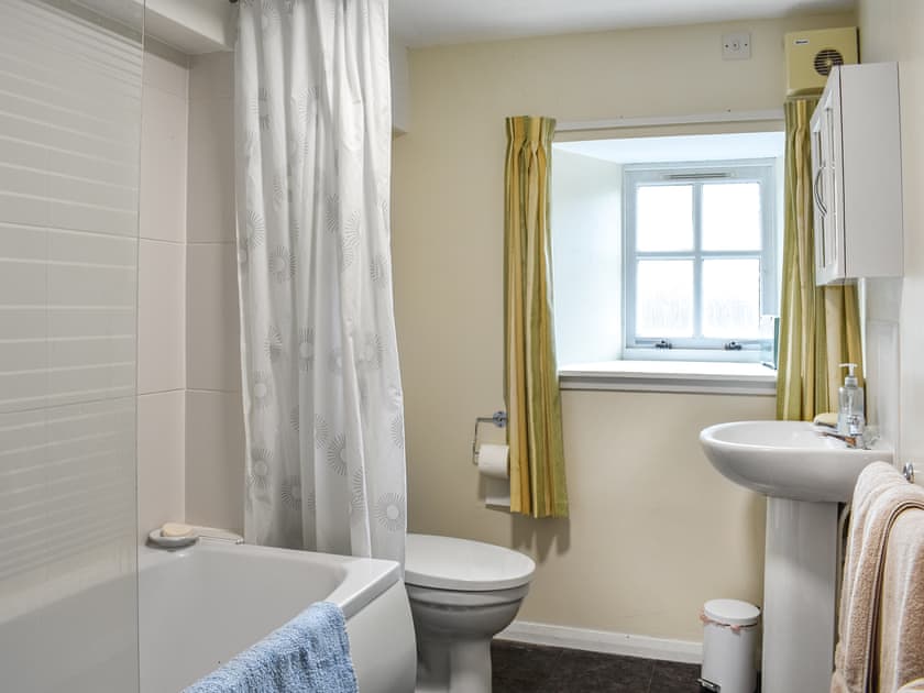 Bathroom | Cowie Mill Apartment, Stonehaven, near Banchory