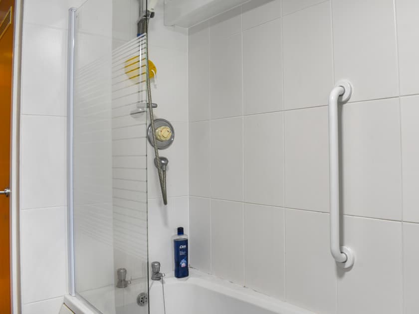 Bathroom | Cowie Mill Apartment, Stonehaven, near Banchory