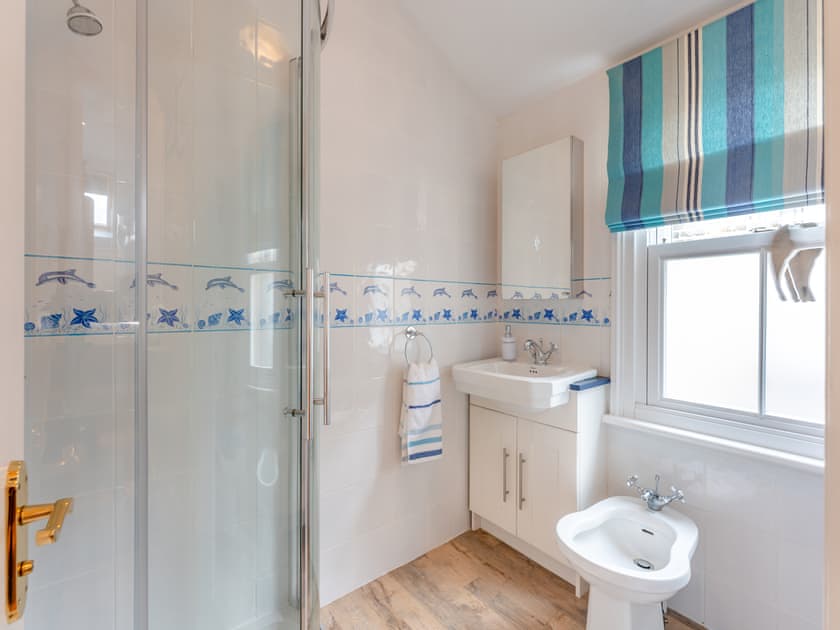 Second Floor Shower room | Casa Musica, Broadstairs