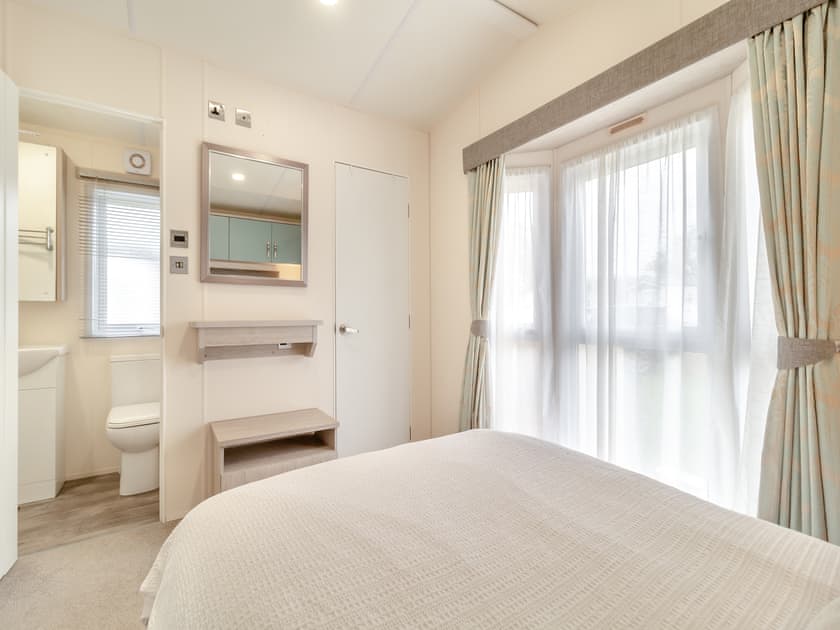 Double bedroom | Osprey 52, Saxmundham