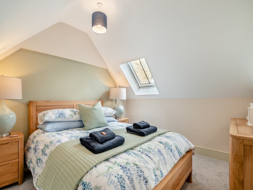 Double bedroom | Wisteria Cottage, South Cerney, near Cirencester