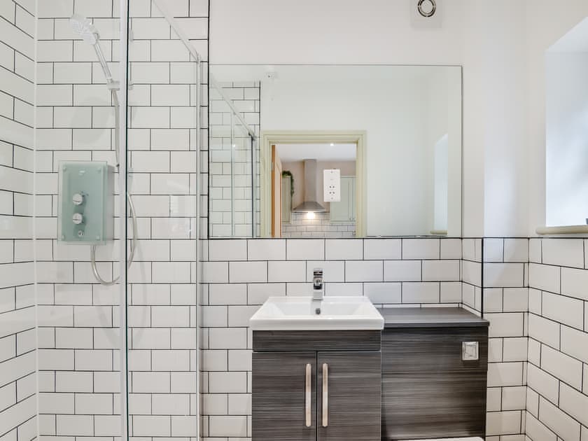 Bathroom | Wisteria Cottage, South Cerney, near Cirencester