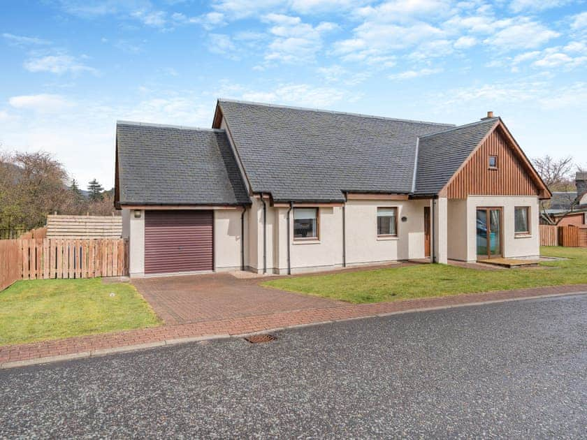 Exterior | Cairn View - Allt Mor Cottages, Aviemore