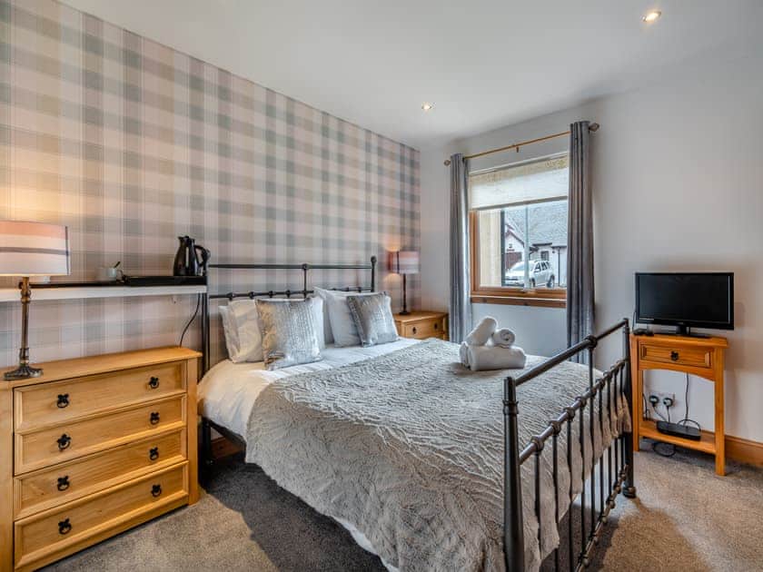 Wonderful double bedded room | Cairn View - Allt Mor Cottages, Aviemore