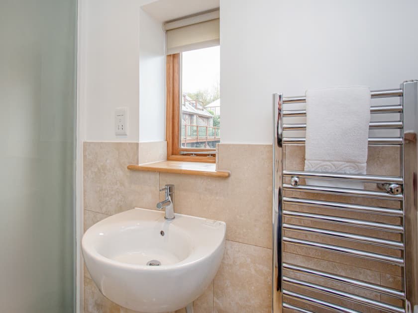 Bathroom | Golf Club Lodges- Kingfisher - Golf Club Lodges, Blackawton, near Totnes