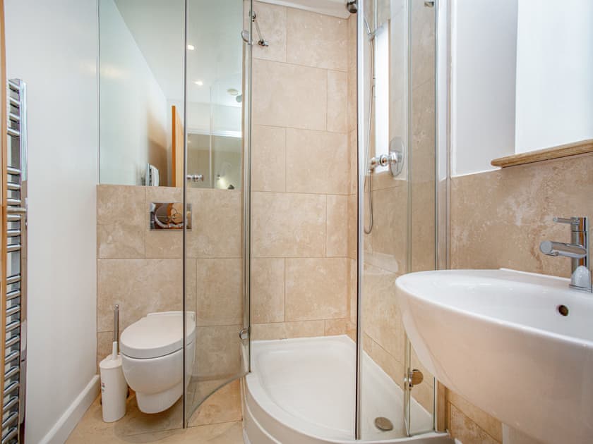 Bathroom | Golf Club Lodges- Kingfisher - Golf Club Lodges, Blackawton, near Totnes