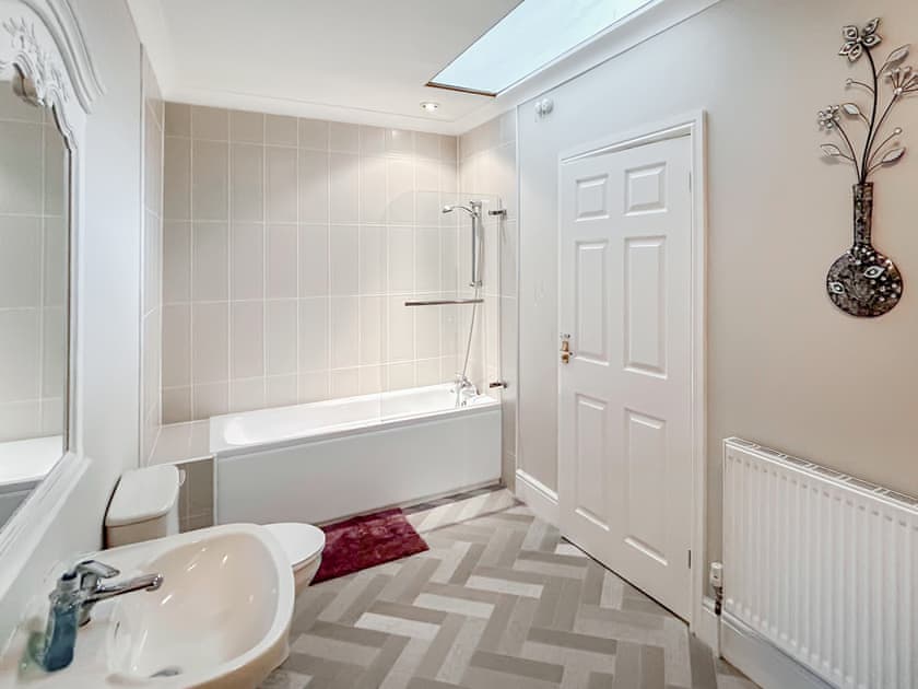 Bathroom | Swaleside Cottage, Topcliffe, near Thirsk