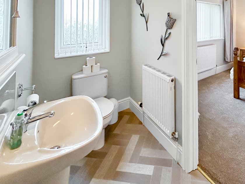 Bathroom | Swaleside Cottage, Topcliffe, near Thirsk