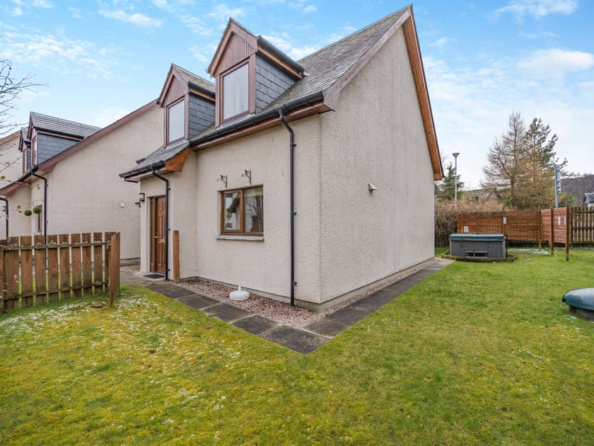 Exterior | Coire Cas - Allt Mor Cottages, Aviemore
