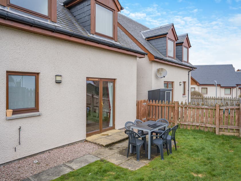 Garden | Clunnie Mor - Allt Mor Cottages, Aviemore