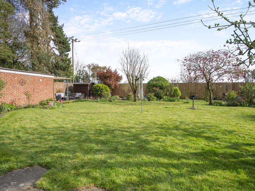 Garden | Little Crawfish Cottage, Thursford