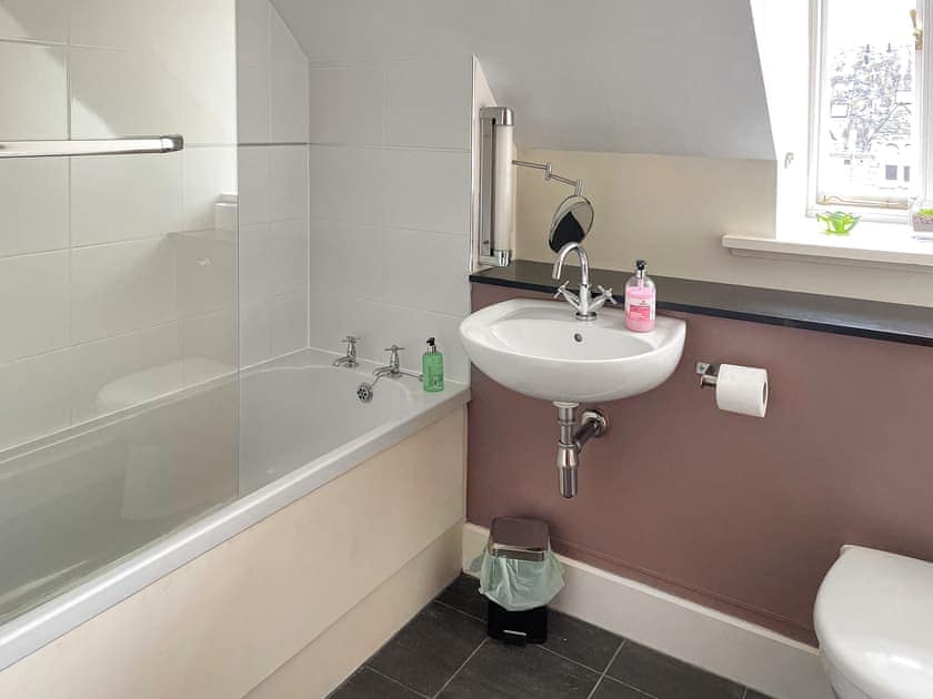 Bathroom | Moat House 6 - Highland Club, Fort Augustus