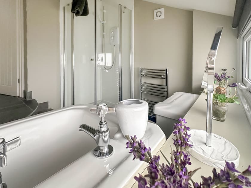 Bathroom | Millie’s Place, Coombe, near St Austell