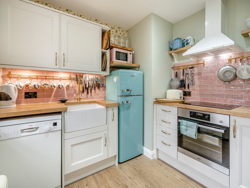 Kitchen | Mill Hill Cottage - Mill Hill and Barjols Holidays, Lamington, near Biggar