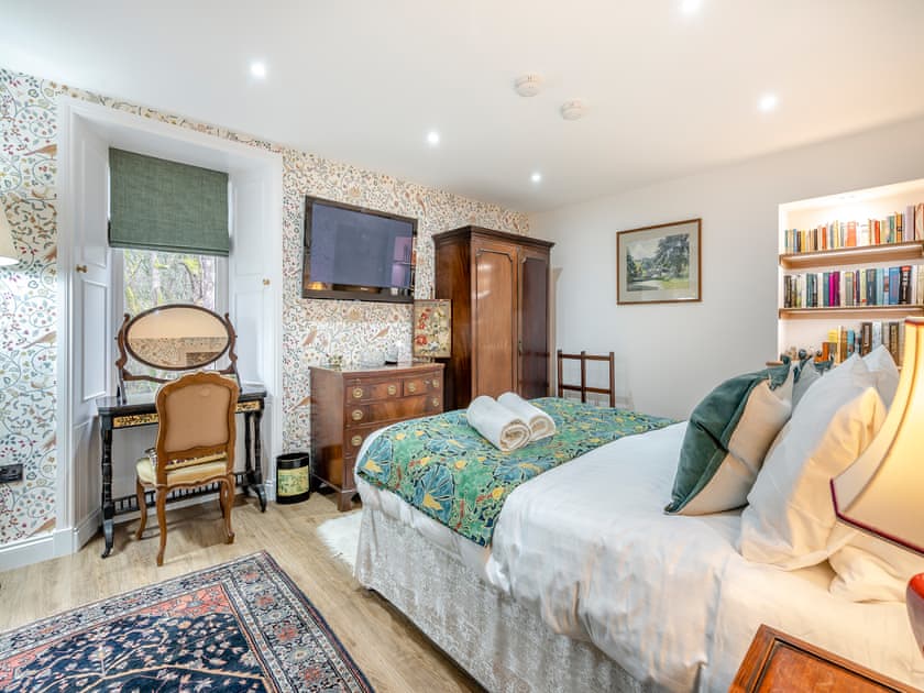 Double bedroom | Mill Hill Cottage - Mill Hill and Barjols Holidays, Lamington, near Biggar