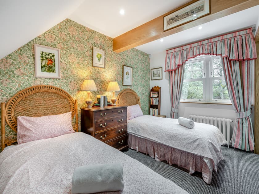 Twin bedroom | Mill Hill Cottage - Mill Hill and Barjols Holidays, Lamington, near Biggar