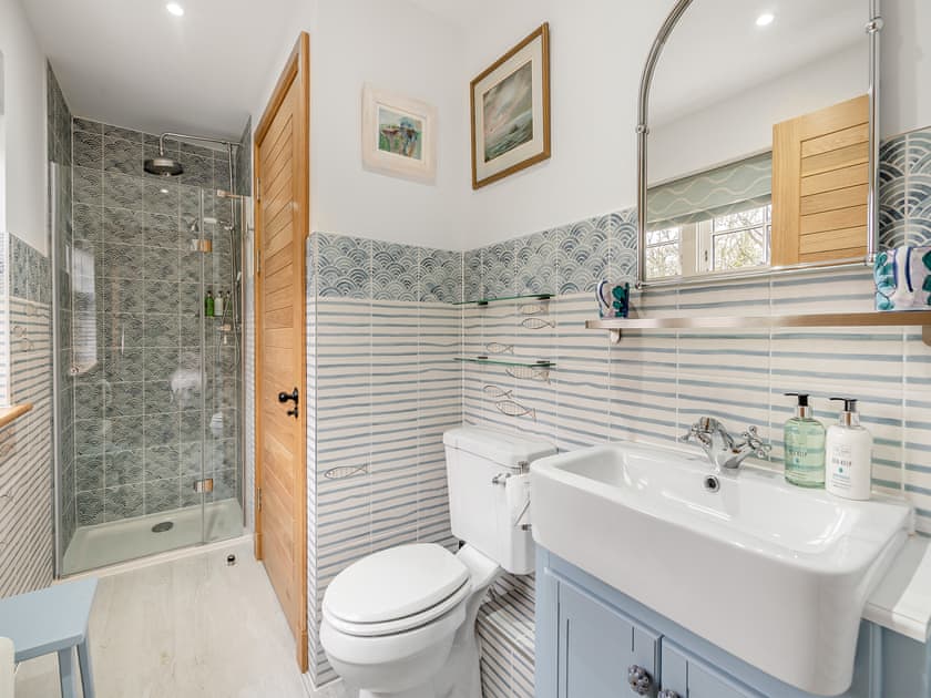 Bathroom | Mill Hill Cottage - Mill Hill and Barjols Holidays, Lamington, near Biggar